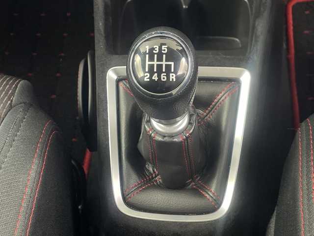 スズキ スイフト スポーツ 埼玉県 2024(令6)年 2.6万km プレミアムシルバーメタリック 社外SDナビ/（BT/DVD/CD/AM/FM）/バックカメラ/レーダークルーズコントロール/運転席シートヒーター/ビルトインETC/ブラインドスポットモニター/レーンキープアシスト/衝突軽減ブレーキ/横滑り防止/LEDヘッドライト/オートハイビーム/純正アルミホイール/純正フロアマット/W+サイドエアバック/カーテンエアバック