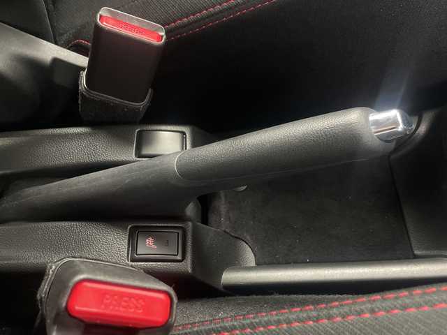 スズキ スイフト スポーツ 埼玉県 2024(令6)年 2.6万km プレミアムシルバーメタリック 社外SDナビ/（BT/DVD/CD/AM/FM）/バックカメラ/レーダークルーズコントロール/運転席シートヒーター/ビルトインETC/ブラインドスポットモニター/レーンキープアシスト/衝突軽減ブレーキ/横滑り防止/LEDヘッドライト/オートハイビーム/純正アルミホイール/純正フロアマット/W+サイドエアバック/カーテンエアバック