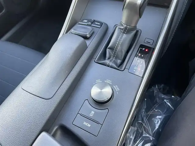 レクサス ＩＳ 250 石川県 2014(平26)年 6.6万km パール 純正メモリーナビ/純正CD/DVD/フルセグTV/バックカメラ/LEDヘッドライト/ETC/社外アルミホイール/スマートキー/プッシュスタート/クルーズコントロール/ハーフレザーシート/サンルーフ/ローダウン/オートエアコン/社外フロントバンパー