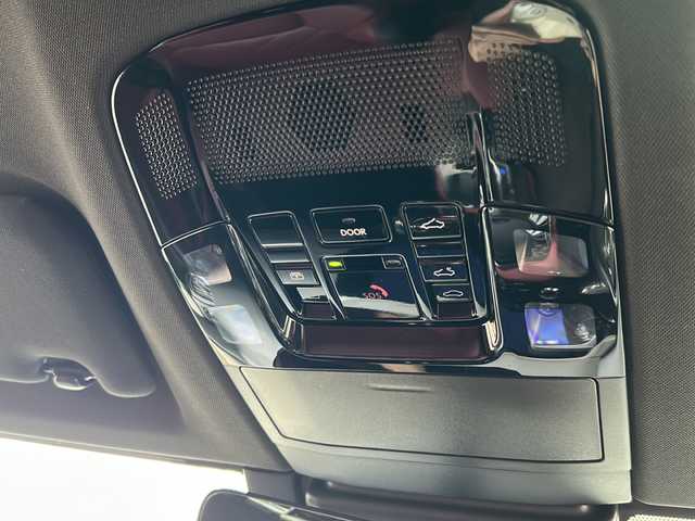 レクサス ＮＸ 250 バージョンL 静岡県 2023(令5)年 2万km ソニッククォーツ 純正ナビ/・ラジオ/フルセグTV/・Bluetooth/USB/Miracast/主要装備/・レーダークルーズコントロール　/・全方位カメラ　/・レーンキープアシスト　/・パワーバックドア　/・アイドリングストップ　/・シートヒーター　/・エアシート　/・ハンドルヒーター　/・ＥＴＣ２．０　/・サンルーフ　/・ＢＳＭ/・ステアリングリモコン/・プッシュスタート/・シートメモリー/・パワーシート/・アイドリングストップ/・オートホールド/・コーナーセンサー/・SOSコール/・LEDヘッドライト/・フォグランプ