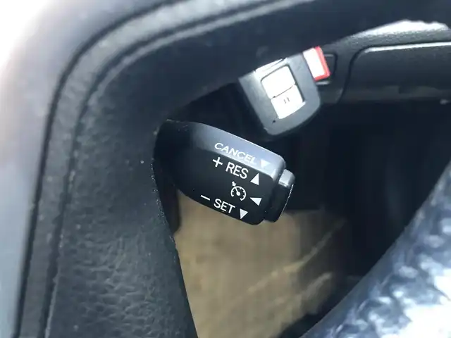 トヨタ クラウン ハイブリッド ロイヤルサルーン 栃木県 2014(平26)年 14.5万km ホワイトパールクリスタルシャイン )IDOMが運営する【じしゃロン小山店】の自社ローン専用車両になります。こちらは現金またはオートローンご利用時の価格です。自社ローンご希望の方は別途その旨お申付け下さい//禁煙車/純正フルセグナビ/（CD/DVD/AM/FMラジオ）/(Bluetooth)/スマートキー/プッシュスタート/バックカメラ/ＥＴＣ/クルーズコントロール/コーナーセンサー/パワーシート/シートヒーター/ステアリングヒーター/ステアリングリモコン/電動格納ドアミラー/パワーウインドウ/オートライト/自動防眩ミラー