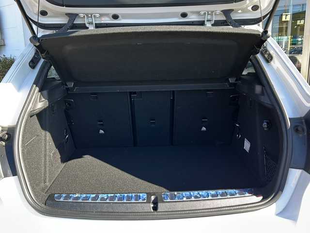 ＢＭＷ １１８ｄ Mスポーツ EDジョイ+ 静岡県 2021(令3)年 8万km 白 純正メモリナビ/・Bluetooth/・USB/・AM/・FM/主要装備/・衝突軽減/・レーンキープ/・クルコン/・BSM/・コーナーセンサー前後/・ワイヤレス充電/・バックカメラ/・ETC/・ドラレコ前後/・レザーシート/・シートヒーターD/N席/・パワーシートD/N席/・純正フロアマット/・純正アルミホイール/・LEDヘッドライト/・オートライト/・オートハイビーム/・電動パーキングブレーキ/・オートホールド/・ステリモ