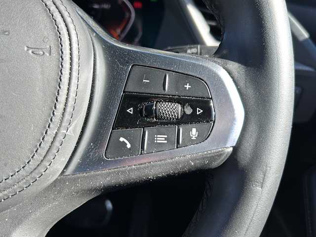 ＢＭＷ １１８ｄ Mスポーツ EDジョイ+ 静岡県 2021(令3)年 8万km 白 純正メモリナビ/・Bluetooth/・USB/・AM/・FM/主要装備/・衝突軽減/・レーンキープ/・クルコン/・BSM/・コーナーセンサー前後/・ワイヤレス充電/・バックカメラ/・ETC/・ドラレコ前後/・レザーシート/・シートヒーターD/N席/・パワーシートD/N席/・純正フロアマット/・純正アルミホイール/・LEDヘッドライト/・オートライト/・オートハイビーム/・電動パーキングブレーキ/・オートホールド/・ステリモ