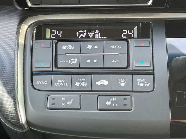 ホンダ ステップワゴン スパーダクールスピリット HセンシングBスタイル 青森県 2019(平31)年 8万km プレミアムスパークルブラックパール 4WD/ワンオーナー/純正10インチナビ・フルセグTV/CD・DVD・Bluetooth・HDMI・USB・SD/バックカメラ/合皮コンビシート/前席シートヒーター/両側パワースライドドア/ホンダセンシング/衝突軽減ブレーキ/追従クルーズコントロール/車線維持支援システム/誤発進抑制機能/純正ドライブレコーダー/純正エンジンスターター/熱線入フロントウインドウ/ビルトインETC/パドルシフト/LEDヘッドライト/LEDフォグランプ/社外16インチアルミ/無限アンダーエアロ/無限エアロイルミネーション/無限ベンチレーテッドバイザー/無限スポーツマット/無限ハイドロホビックLEDミラー/無限ドアハンドルプロテクター/スペアキー/保証書・取説書