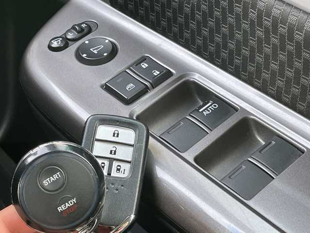 ホンダ ステップワゴン スパーダクールスピリット HセンシングBスタイル 青森県 2019(平31)年 8万km プレミアムスパークルブラックパール 4WD/ワンオーナー/純正10インチナビ・フルセグTV/CD・DVD・Bluetooth・HDMI・USB・SD/バックカメラ/合皮コンビシート/前席シートヒーター/両側パワースライドドア/ホンダセンシング/衝突軽減ブレーキ/追従クルーズコントロール/車線維持支援システム/誤発進抑制機能/純正ドライブレコーダー/純正エンジンスターター/熱線入フロントウインドウ/ビルトインETC/パドルシフト/LEDヘッドライト/LEDフォグランプ/社外16インチアルミ/無限アンダーエアロ/無限エアロイルミネーション/無限ベンチレーテッドバイザー/無限スポーツマット/無限ハイドロホビックLEDミラー/無限ドアハンドルプロテクター/スペアキー/保証書・取説書