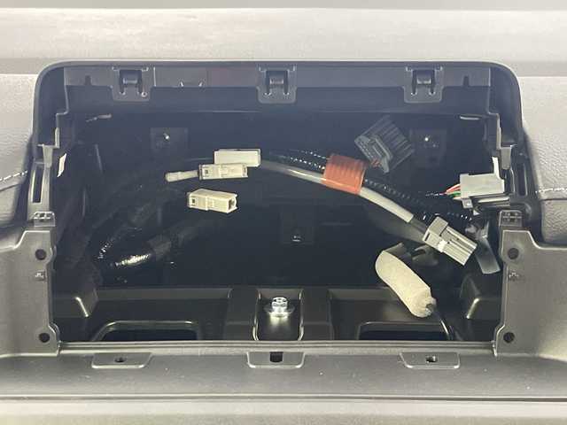 ホンダ ステップワゴン スパーダ eHEV 奈良県 2025(令7)年 0.1千km プラチナホワイトパール 登録済み未使用車/ナビ装着パッケージ/レーダークルーズコントロール/路外逸脱抑制システム/BSI/踏み間違い防止/コーナーセンサー/CMBS/両側パワースライドドア/パワーテールゲート/ハーフレザーシート/シートヒーター/ISOFIX/電子パーキング/BREAK HOLD/LEDヘッドライト/LEDフォグライト/オートライト/オートハイビーム/純正16インチアルミホイール/スマートキー/スペアキー