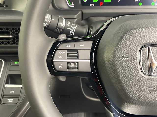 ホンダ ステップワゴン スパーダ eHEV 奈良県 2025(令7)年 0.1千km プラチナホワイトパール 登録済み未使用車/ナビ装着パッケージ/レーダークルーズコントロール/路外逸脱抑制システム/BSI/踏み間違い防止/コーナーセンサー/CMBS/両側パワースライドドア/パワーテールゲート/ハーフレザーシート/シートヒーター/ISOFIX/電子パーキング/BREAK HOLD/LEDヘッドライト/LEDフォグライト/オートライト/オートハイビーム/純正16インチアルミホイール/スマートキー/スペアキー