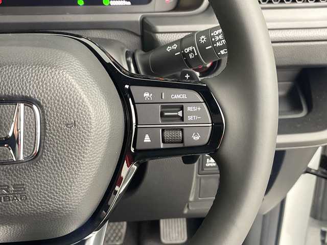 ホンダ ステップワゴン スパーダ eHEV 奈良県 2025(令7)年 0.1千km プラチナホワイトパール 登録済み未使用車/ナビ装着パッケージ/レーダークルーズコントロール/路外逸脱抑制システム/BSI/踏み間違い防止/コーナーセンサー/CMBS/両側パワースライドドア/パワーテールゲート/ハーフレザーシート/シートヒーター/ISOFIX/電子パーキング/BREAK HOLD/LEDヘッドライト/LEDフォグライト/オートライト/オートハイビーム/純正16インチアルミホイール/スマートキー/スペアキー