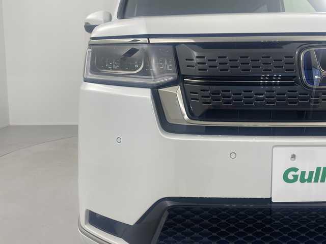 ホンダ ステップワゴン スパーダ eHEV 奈良県 2025(令7)年 0.1千km プラチナホワイトパール 登録済み未使用車/ナビ装着パッケージ/レーダークルーズコントロール/路外逸脱抑制システム/BSI/踏み間違い防止/コーナーセンサー/CMBS/両側パワースライドドア/パワーテールゲート/ハーフレザーシート/シートヒーター/ISOFIX/電子パーキング/BREAK HOLD/LEDヘッドライト/LEDフォグライト/オートライト/オートハイビーム/純正16インチアルミホイール/スマートキー/スペアキー