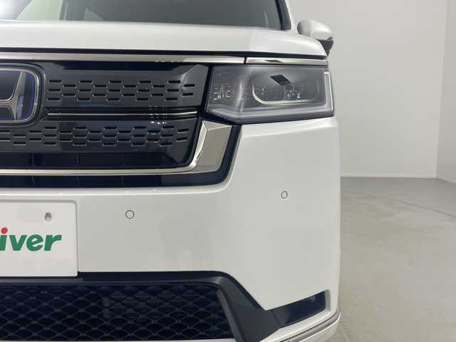 ホンダ ステップワゴン スパーダ eHEV 奈良県 2025(令7)年 0.1千km プラチナホワイトパール 登録済み未使用車/ナビ装着パッケージ/レーダークルーズコントロール/路外逸脱抑制システム/BSI/踏み間違い防止/コーナーセンサー/CMBS/両側パワースライドドア/パワーテールゲート/ハーフレザーシート/シートヒーター/ISOFIX/電子パーキング/BREAK HOLD/LEDヘッドライト/LEDフォグライト/オートライト/オートハイビーム/純正16インチアルミホイール/スマートキー/スペアキー