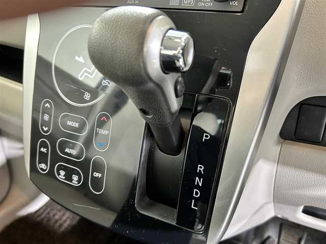 日産 デイズ X 佐賀県 2015(平27)年 2.7万km ホワイトパール 純正CDオーディオ/（CD/AM/FM/AUX）/全方位カメラ/オートエアコン/電動格納ミラー/純正フロアマット/純正ドアバイザー/プッシュスタート/スマートキー/アイドリングストップ/アイソフィックス