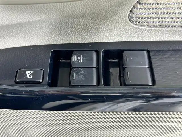 日産 デイズ X 佐賀県 2015(平27)年 2.7万km ホワイトパール 純正CDオーディオ/（CD/AM/FM/AUX）/全方位カメラ/オートエアコン/電動格納ミラー/純正フロアマット/純正ドアバイザー/プッシュスタート/スマートキー/アイドリングストップ/アイソフィックス