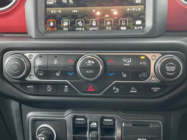 クライスラー・ジープ ラングラー アンリミテッド ルビコン サージグリーン 道北・旭川 2021(令3)年 4.1万km サージグリーン /4WD//禁煙車//ワンオーナー//100台限定特別仕様車//純正8.4型ディスプレイメモリナビ//AUX/USB/BT/フルセグ//アルパイン製9スピーカー//フロント/サイド/バックカメラ//自動緊急ブレーキ//ブラインドスポット//コーナーセンサー//アイドリングストップ//ヒルスタートアシスト//レーダークルーズコントロール//ルビコン刺繍ブラックレザーシート//前席シートヒーター//ステアリングヒーター//ミラーヒーター//オートハイビーム//オートライト//LEDヘッドライト//フォグライト//リアフォグ//AC100V//ETC2.0//プッシュスタート//純正フロアマット//フェンダーパラシュートマンデカール//パラシュートイラスト入背面タイヤソフトカバー//純正アルミ＆BFグッドリッチM/Tタイヤ積込