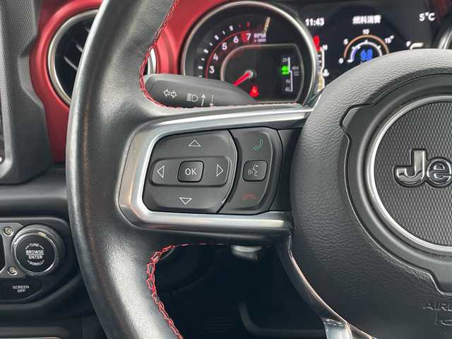 クライスラー・ジープ ラングラー アンリミテッド ルビコン サージグリーン 道北・旭川 2021(令3)年 4.1万km サージグリーン /4WD//禁煙車//ワンオーナー//100台限定特別仕様車//純正8.4型ディスプレイメモリナビ//AUX/USB/BT/フルセグ//アルパイン製9スピーカー//フロント/サイド/バックカメラ//自動緊急ブレーキ//ブラインドスポット//コーナーセンサー//アイドリングストップ//ヒルスタートアシスト//レーダークルーズコントロール//ルビコン刺繍ブラックレザーシート//前席シートヒーター//ステアリングヒーター//ミラーヒーター//オートハイビーム//オートライト//LEDヘッドライト//フォグライト//リアフォグ//AC100V//ETC2.0//プッシュスタート//純正フロアマット//フェンダーパラシュートマンデカール//パラシュートイラスト入背面タイヤソフトカバー//純正アルミ＆BFグッドリッチM/Tタイヤ積込