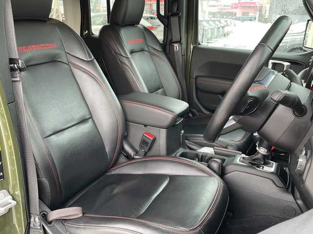 クライスラー・ジープ ラングラー アンリミテッド ルビコン サージグリーン 道北・旭川 2021(令3)年 4.1万km サージグリーン /4WD//禁煙車//ワンオーナー//100台限定特別仕様車//純正8.4型ディスプレイメモリナビ//AUX/USB/BT/フルセグ//アルパイン製9スピーカー//フロント/サイド/バックカメラ//自動緊急ブレーキ//ブラインドスポット//コーナーセンサー//アイドリングストップ//ヒルスタートアシスト//レーダークルーズコントロール//ルビコン刺繍ブラックレザーシート//前席シートヒーター//ステアリングヒーター//ミラーヒーター//オートハイビーム//オートライト//LEDヘッドライト//フォグライト//リアフォグ//AC100V//ETC2.0//プッシュスタート//純正フロアマット//フェンダーパラシュートマンデカール//パラシュートイラスト入背面タイヤソフトカバー//純正アルミ＆BFグッドリッチM/Tタイヤ積込