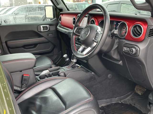 クライスラー・ジープ ラングラー アンリミテッド ルビコン サージグリーン 道北・旭川 2021(令3)年 4.1万km サージグリーン /4WD//禁煙車//ワンオーナー//100台限定特別仕様車//純正8.4型ディスプレイメモリナビ//AUX/USB/BT/フルセグ//アルパイン製9スピーカー//フロント/サイド/バックカメラ//自動緊急ブレーキ//ブラインドスポット//コーナーセンサー//アイドリングストップ//ヒルスタートアシスト//レーダークルーズコントロール//ルビコン刺繍ブラックレザーシート//前席シートヒーター//ステアリングヒーター//ミラーヒーター//オートハイビーム//オートライト//LEDヘッドライト//フォグライト//リアフォグ//AC100V//ETC2.0//プッシュスタート//純正フロアマット//フェンダーパラシュートマンデカール//パラシュートイラスト入背面タイヤソフトカバー//純正アルミ＆BFグッドリッチM/Tタイヤ積込