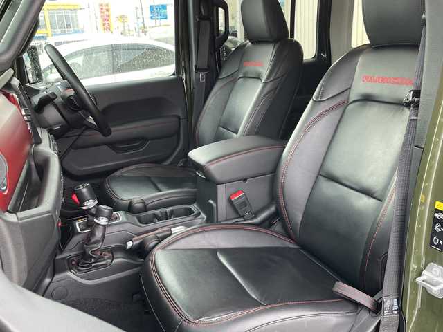 クライスラー・ジープ ラングラー アンリミテッド ルビコン サージグリーン 道北・旭川 2021(令3)年 4.1万km サージグリーン /4WD//禁煙車//ワンオーナー//100台限定特別仕様車//純正8.4型ディスプレイメモリナビ//AUX/USB/BT/フルセグ//アルパイン製9スピーカー//フロント/サイド/バックカメラ//自動緊急ブレーキ//ブラインドスポット//コーナーセンサー//アイドリングストップ//ヒルスタートアシスト//レーダークルーズコントロール//ルビコン刺繍ブラックレザーシート//前席シートヒーター//ステアリングヒーター//ミラーヒーター//オートハイビーム//オートライト//LEDヘッドライト//フォグライト//リアフォグ//AC100V//ETC2.0//プッシュスタート//純正フロアマット//フェンダーパラシュートマンデカール//パラシュートイラスト入背面タイヤソフトカバー//純正アルミ＆BFグッドリッチM/Tタイヤ積込