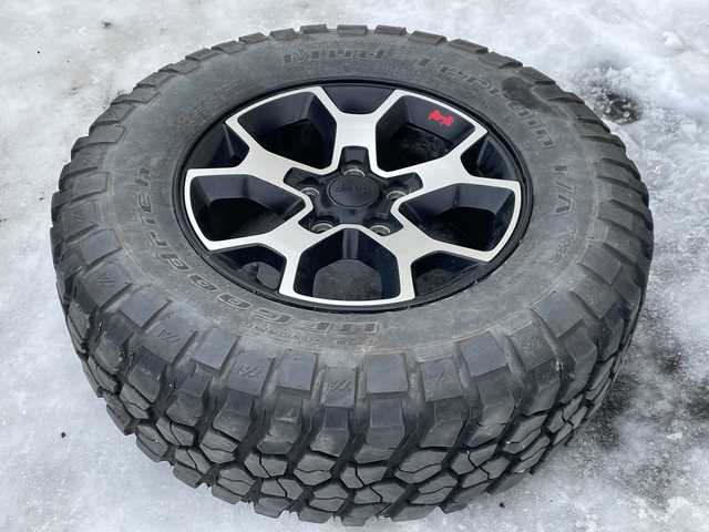 クライスラー・ジープ ラングラー アンリミテッド ルビコン サージグリーン 道北・旭川 2021(令3)年 4.1万km サージグリーン /4WD//禁煙車//ワンオーナー//100台限定特別仕様車//純正8.4型ディスプレイメモリナビ//AUX/USB/BT/フルセグ//アルパイン製9スピーカー//フロント/サイド/バックカメラ//自動緊急ブレーキ//ブラインドスポット//コーナーセンサー//アイドリングストップ//ヒルスタートアシスト//レーダークルーズコントロール//ルビコン刺繍ブラックレザーシート//前席シートヒーター//ステアリングヒーター//ミラーヒーター//オートハイビーム//オートライト//LEDヘッドライト//フォグライト//リアフォグ//AC100V//ETC2.0//プッシュスタート//純正フロアマット//フェンダーパラシュートマンデカール//パラシュートイラスト入背面タイヤソフトカバー//純正アルミ＆BFグッドリッチM/Tタイヤ積込