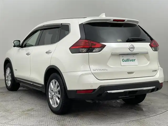 日産 エクストレイル ハイブリッド 20X 道央・札幌 2018(平30)年 6.4万km ブリリアントホワイトパール ・４WD（パートタイム）/・DOP９インチSDナビ/　CD/DVD/BD/SD/BT/AUX/USB/フルセグTV/・ステアリングスイッチ/・アラウンドビューモニター/・ビルトインETC/・インテリジェントルームミラー/・純正エンジンスターター/・エマージェンシーブレーキ/・レーンキープアシスト/・クリアランスソナー/・コーナリングスタビリティアシスト/・アクティブエンジンブレーキ/・進入禁止警報/・ECOモード/・ダウンヒルアシストコントロール/・横滑り防止装置/・オートライト/・LEDヘッドライト/・フォグランプ/・ミラーウィンカー/・ドアバイザー/・社外フロアマット/・プッシュスタート/・スマートキー