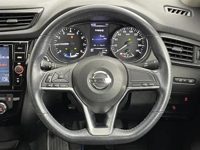 日産 エクストレイル ハイブリッド 20X 道央・札幌 2018(平30)年 6.4万km ブリリアントホワイトパール ・４WD（パートタイム）/・DOP９インチSDナビ/　CD/DVD/BD/SD/BT/AUX/USB/フルセグTV/・ステアリングスイッチ/・アラウンドビューモニター/・ビルトインETC/・インテリジェントルームミラー/・純正エンジンスターター/・エマージェンシーブレーキ/・レーンキープアシスト/・クリアランスソナー/・コーナリングスタビリティアシスト/・アクティブエンジンブレーキ/・進入禁止警報/・ECOモード/・ダウンヒルアシストコントロール/・横滑り防止装置/・オートライト/・LEDヘッドライト/・フォグランプ/・ミラーウィンカー/・ドアバイザー/・社外フロアマット/・プッシュスタート/・スマートキー