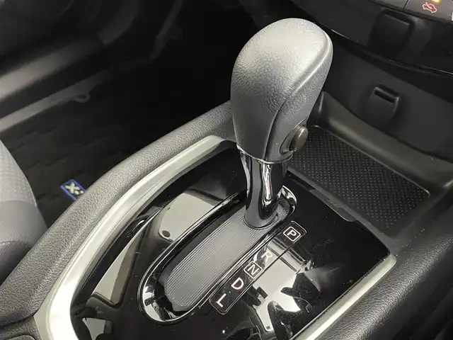 日産 エクストレイル ハイブリッド 20X 道央・札幌 2018(平30)年 6.4万km ブリリアントホワイトパール ・４WD（パートタイム）/・DOP９インチSDナビ/　CD/DVD/BD/SD/BT/AUX/USB/フルセグTV/・ステアリングスイッチ/・アラウンドビューモニター/・ビルトインETC/・インテリジェントルームミラー/・純正エンジンスターター/・エマージェンシーブレーキ/・レーンキープアシスト/・クリアランスソナー/・コーナリングスタビリティアシスト/・アクティブエンジンブレーキ/・進入禁止警報/・ECOモード/・ダウンヒルアシストコントロール/・横滑り防止装置/・オートライト/・LEDヘッドライト/・フォグランプ/・ミラーウィンカー/・ドアバイザー/・社外フロアマット/・プッシュスタート/・スマートキー