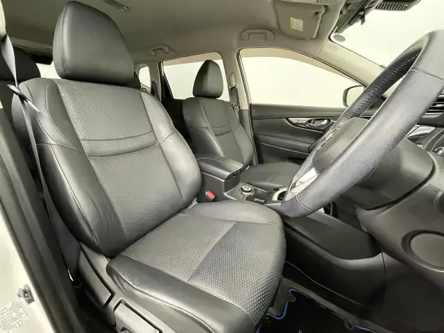 日産 エクストレイル ハイブリッド 20X 道央・札幌 2018(平30)年 6.4万km ブリリアントホワイトパール ・４WD（パートタイム）/・DOP９インチSDナビ/　CD/DVD/BD/SD/BT/AUX/USB/フルセグTV/・ステアリングスイッチ/・アラウンドビューモニター/・ビルトインETC/・インテリジェントルームミラー/・純正エンジンスターター/・エマージェンシーブレーキ/・レーンキープアシスト/・クリアランスソナー/・コーナリングスタビリティアシスト/・アクティブエンジンブレーキ/・進入禁止警報/・ECOモード/・ダウンヒルアシストコントロール/・横滑り防止装置/・オートライト/・LEDヘッドライト/・フォグランプ/・ミラーウィンカー/・ドアバイザー/・社外フロアマット/・プッシュスタート/・スマートキー