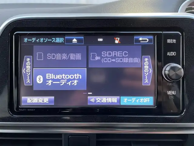 トヨタ シエンタ ハイブリッド G クエロ 愛媛県 2017(平29)年 2.6万km ホワイトパールクリスタルシャイン 純正ナビ［NSZT-W66T］/（フルセグTV/BT/CD/DVD）/バックカメラ/両側パワースライドドア/衝突被害軽減システム/レーンキープアシスト/オートマチックハイビーム/ETC2.0/ドライブレコーダー/ハーフレザーシート/前席シートヒーター/純正16インチAW/LEDオートヘッドライト/フォグランプ/革巻きステアリング/ステアリングスイッチ/スペアキー