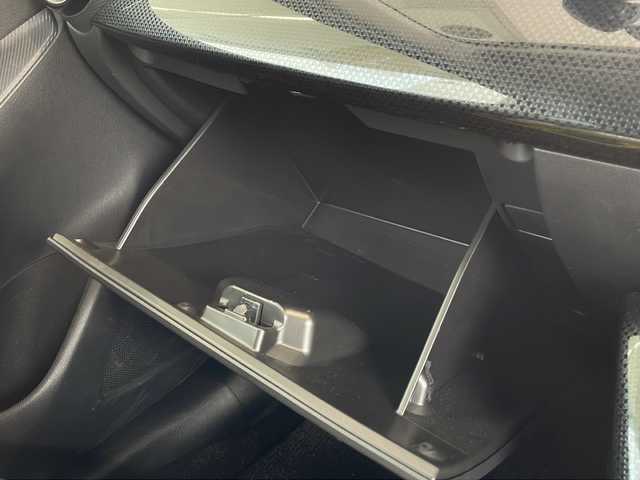 マツダ デミオ 13S 沖縄県 2018(平30)年 1.4万km ソウルレッドクリスタルM 純正ナビ/ＣＤ／ＤＶＤプレーヤー＋地上デジタルＴＶチューナー（フルセグ）/Bluetooth/３６０°ビュー・モニター/フロントパーキングセンサー/ＬＥＤコンフォートパッケージ/運転席＆助手席シートヒーター/ドライブレコーダー/ステアリングリモコン/ビルトインETC/オートライト/プッシュスタート/スマートキー/純正フロアマット/純正ドアバイザー/新車保証書/取り扱い説明書/スペアキー1本