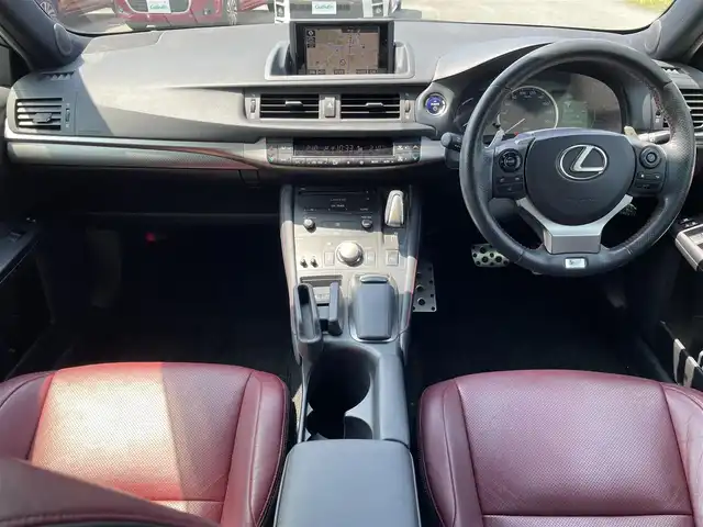 レクサス ＣＴ 200h Fスポーツ 福岡県 2014(平26)年 11.2万km ブラック/ホワイトノーヴァガラスフレーク 横滑り防止装置/ABS/Wサイドエアバッグ/カーテンエアバッグ/クルーズコントロール/前後コーナーセンサー/前後車外カメラ/盗難防止装置/BT/純正ETC/純正ナビ/フルセグTV/PW/プッシュスタート/サンルーフ/純正フロアマット/パワーシートD席N席/レザーシート/純正アルミホイール/オートライト/シートヒーター/スマートキー