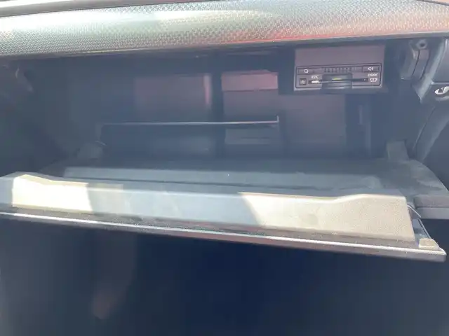 レクサス ＣＴ 200h Fスポーツ 福岡県 2014(平26)年 11.2万km ブラック/ホワイトノーヴァガラスフレーク 横滑り防止装置/ABS/Wサイドエアバッグ/カーテンエアバッグ/クルーズコントロール/前後コーナーセンサー/前後車外カメラ/盗難防止装置/BT/純正ETC/純正ナビ/フルセグTV/PW/プッシュスタート/サンルーフ/純正フロアマット/パワーシートD席N席/レザーシート/純正アルミホイール/オートライト/シートヒーター/スマートキー