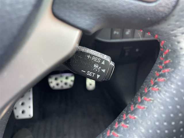 レクサス ＣＴ 200h Fスポーツ 福岡県 2014(平26)年 11.2万km ブラック/ホワイトノーヴァガラスフレーク 横滑り防止装置/ABS/Wサイドエアバッグ/カーテンエアバッグ/クルーズコントロール/前後コーナーセンサー/前後車外カメラ/盗難防止装置/BT/純正ETC/純正ナビ/フルセグTV/PW/プッシュスタート/サンルーフ/純正フロアマット/パワーシートD席N席/レザーシート/純正アルミホイール/オートライト/シートヒーター/スマートキー