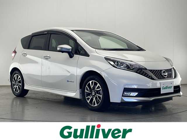 日産 ノート e－パワーオーテック 宮崎県 2018(平30)年 4.2万km ブリリアントホワイトパール 禁煙車/エマージェンシーブレーキ/純正ナビTV/（MM318D-W/CD/DVD/Bluetooth/フルセグTV)/純正ドライブレコーダー/純正LEDオートライト/純正フォグ/純正15インチアルミ/純正フロアマット/レーンディパーチャーアラート/クリアランスソナー/オートエアコン/本革巻ハンドル/ウインカードアミラー/リアプライバシーガラス/ETC/インテリジェントキー/プッシュエンジンスタート/新車時保証書/取扱い説明書