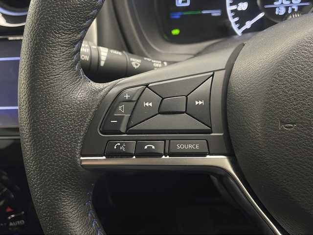 日産 ノート e－パワーオーテック 宮崎県 2018(平30)年 4.2万km ブリリアントホワイトパール 禁煙車/エマージェンシーブレーキ/純正ナビTV/（MM318D-W/CD/DVD/Bluetooth/フルセグTV)/純正ドライブレコーダー/純正LEDオートライト/純正フォグ/純正15インチアルミ/純正フロアマット/レーンディパーチャーアラート/クリアランスソナー/オートエアコン/本革巻ハンドル/ウインカードアミラー/リアプライバシーガラス/ETC/インテリジェントキー/プッシュエンジンスタート/新車時保証書/取扱い説明書
