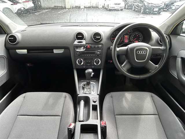 アウディ Ａ３ スポーツバック 2．0 TFSI 宮城県 2007(平19)年 9.5万km シルバーレイクM 純正オーディオ（AM/FM/CD）/横滑り防止装置/純正フロアマット/オートライト/ETC/スタッドレスタイヤ社外AW（205/55R16）5mm/サマータイヤ純正AW積込（205/55R16）5mm