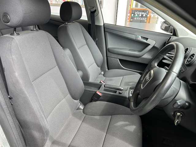 アウディ Ａ３ スポーツバック 2．0 TFSI 宮城県 2007(平19)年 9.5万km シルバーレイクM 純正オーディオ（AM/FM/CD）/横滑り防止装置/純正フロアマット/オートライト/ETC/スタッドレスタイヤ社外AW（205/55R16）5mm/サマータイヤ純正AW積込（205/55R16）5mm