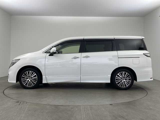 日産 エルグランド 250ハイウェイスターS 兵庫県 2020(令2)年 4.6万km ピュアホワイトパール ・純正ナビ&CD&DVD&BT&ブルーレイ&TV&SD&USB/・サンルーフ/・レーダークルーズコントロール/・両側パワースライドドア/・純正ドライブレコーダー/・エマージェンシーブレーキ/・全方位カメラ/・BSM/・ビルトインＥＴＣ/・LEDオートライト/・フォグランプ/・ハーフレザーシート/・オットマン/・ウォークスルー/・革巻きステアリング/・サンシェード/・純正18インチアルミホイール/・純正フロアマット/・ステアリングスイッチ/・盗難防止装置/・横滑り防止装置/・スマートキー/・スペアキー/・プッシュスタート/・WAC　