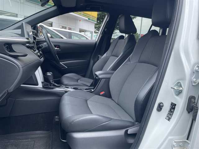 トヨタ カローラ クロス ハイブリッド Z 埼玉県 2022(令4)年 1.8万km プラチナホワイトパールマイカ ガラスルーフ/ハーフレザーシート/Ｄ席パワーシート/前席シートヒーター/純正メモリナビ＆フルセグナビ/（ＤＶＤ＆ＣＤ＆ＵＳＢ＆ＢＴ＆Ｍｉｒａｃａｓｔ）/全方位カメラ/ビルトインＥＴＣ２．０/前後ドライブレコーダー/ＬＴＡ/ＰＣＳ/ＢＳＭ/ＲＣＴＡ/ＰＫＳＢ/ＲＳＡ/レーダークルーズコントロール/ステアリングリモコン/革巻ステアリング/パワーバックドア/コーナーセンサー/ルーフレール/社外２０inアルミホイール/純正メッキガーニッシュ多数有/オートハイビーム/オートライト/ＬＥＤライト/ＬＥＤフォグランプ/ウィンカーミラー/オート電動格納ミラー/スマートキー/プッシュスタート/Ｗ＆サイド＆ニー＆カーテンエアバッグ/横滑り防止装置/ＡＢＳ/フロアマット/新車保証書/取扱説明書（車両＆ナビ）/スマートスペアキー有