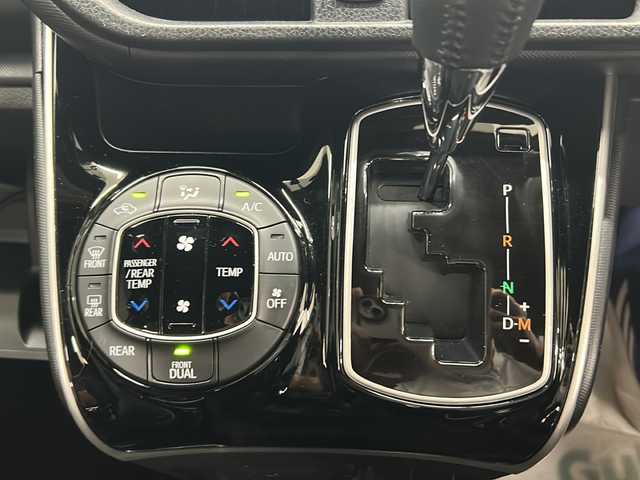 トヨタ ヴォクシー ZS 煌 長崎県 2018(平30)年 7.7万km ホワイトパールクリスタルシャイン 純正メモリナビ/（Bluetooth/CD/フルセグTV）/バックカメラ/ETC/純正前方ドライブレコーダー/横滑り防止装置/衝突被害軽減システム/レーンキープアシスト/両側パワスラ/純正16インチAW装着/モデリスタエアロ/純正フロアマット/ドアバイザー/フォグランプ/ウィンカーミラー/LEDヘッドライト/オートライト/オートマチックハイビーム/スマートキー/スペアキー1本/2列目サンシェード