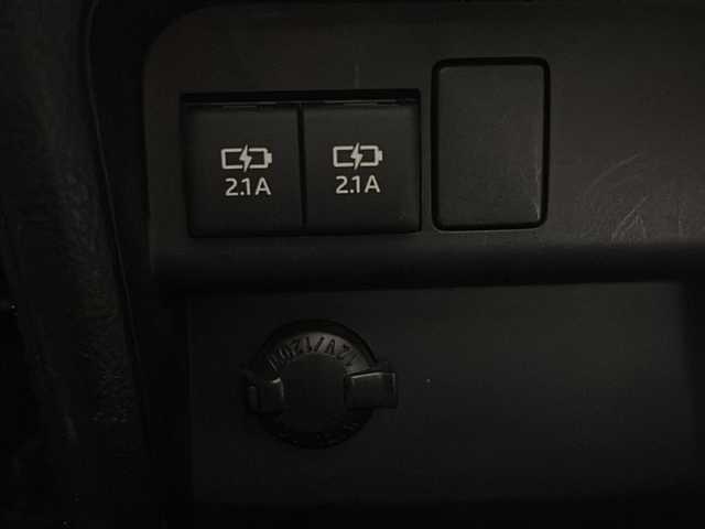 トヨタ ヴォクシー ZS 煌 長崎県 2018(平30)年 7.7万km ホワイトパールクリスタルシャイン 純正メモリナビ/（Bluetooth/CD/フルセグTV）/バックカメラ/ETC/純正前方ドライブレコーダー/横滑り防止装置/衝突被害軽減システム/レーンキープアシスト/両側パワスラ/純正16インチAW装着/モデリスタエアロ/純正フロアマット/ドアバイザー/フォグランプ/ウィンカーミラー/LEDヘッドライト/オートライト/オートマチックハイビーム/スマートキー/スペアキー1本/2列目サンシェード