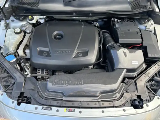 ボルボ Ｖ４０ T－5 Rデザイン 千葉県 2015(平27)年 7.3万km シルバー 純正ＨＤＤナビ/バックカメラ/黒革/ＥＴＣ/ＢＬＩＳ/前方ドライブレコーダー/パドルシフト/車線逸脱警報/障害物センサー/スマートキー/オートライト/フォグランプ/純正１８インチＡＷ/取扱説明書/保証書