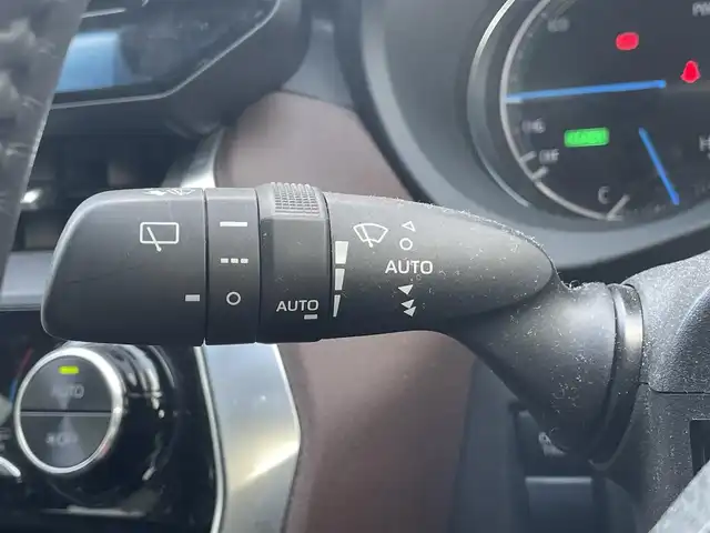 トヨタ ハリアー ハイブリッド G 滋賀県 2021(令3)年 3.5万km スティールブロンドM 純正８インチナビ/（AM/FM/CD/フルセグTV）/バックカメラ/ToyotaSafetySence/-衝突四避支援/-アダプティブクルーズコントロール/-レーントレーシングアシスト/-オートマチックハイビーム/パワーシート（D席）/デジタルインナーミラー/パワーバックドア/ステアリングリモコン/LEDライト/ビルトインETC/スマートキー