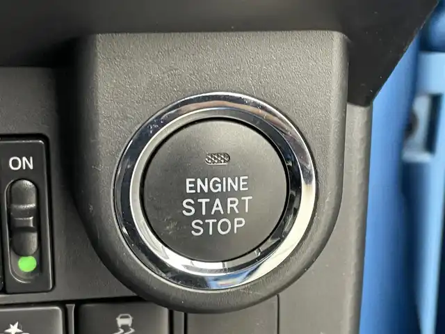 トヨタ ルーミー カスタムG 埼玉県 2019(令1)年 0.8万km ファインブルーマイカメタリック スマートアシスト　純正ナビ　バックカメラ　ビルトインＥＴＣ２．０　前後ドライブレコーダー　クルーズコントロール　両側パワースライドドア　純正アルミホイール　オートハイビーム　ＬＥＤヘッドライト　地デジ