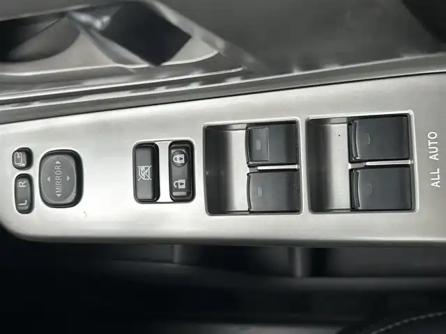 トヨタ ヴォクシー ZS 長崎県 2007(平19)年 7.8万km ホワイトパールクリスタルシャイン 純正SDナビ/ワンセグテレビ/バックカメラ/CD・DVD/フリップダウンモニター/片側パワスラ/純正アルミホイール/ETC