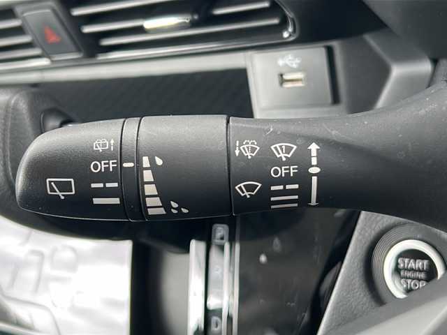 日産 ルークス ハイウェイスター X 三重県 2020(令2)年 4万km チタニウムグレーM/シルキーホワイト 純正ナビ /全周囲カメラ /両側パワースライドドア /ビルトインETC /前方ドライブレコーダー /エマージェンシーブレーキ /レーンキープアシスト /USB給電ポート/LEDヘッドライト /オートライト /純正フロアマット /電動格納ミラー/禁煙車