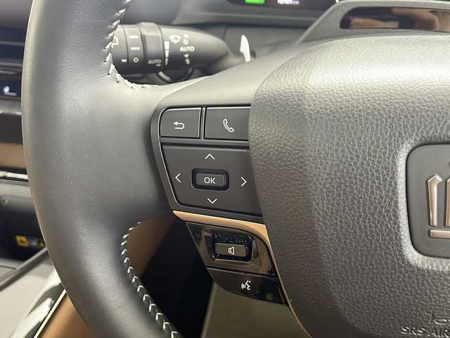 トヨタ クラウン スポーツ Z 愛知県 2023(令5)年 1.3万km プレシャスホワイトパール /禁煙車//ワンオーナー//純正12.3型ナビ//フルセグTV・Bluetooth・USB・AppleCarPlay・AndroidAuto//パノラミックビューモニター//トヨタチームメイト//アドバンスドパーク//パノラマルーフ//デジタルインナーミラー//ヘッドアップディスプレイ(HUD)//パワーバックドア//純正21インチアルミホイール//AC100V電源//ワイヤレス充電//トヨタセーフティセンス//プリクラッシュセーフティ//レーンディパーチャーアラート//ブラインドスポットモニター//プロアクティブドライビングアシスト//リヤクロストラフィックアラート//パーキングサポートブレーキ//ロードサインアシスト//オートマチックハイビーム//リヤカメラディテクション//安心降車アシスト//周辺車両接近時サポート//アダプティブクルーズコントロール(ACC)//クリアランスソナー//LEDヘッドライト//オートライト//レザーシート//前席パワーシート//前席シートベンチレーション&シートヒーター//フロアマット//電子パーキングブレーキ//革巻きステアリング//ステアリングヒーター//スペアキー1本//新車保証書・取扱説明書