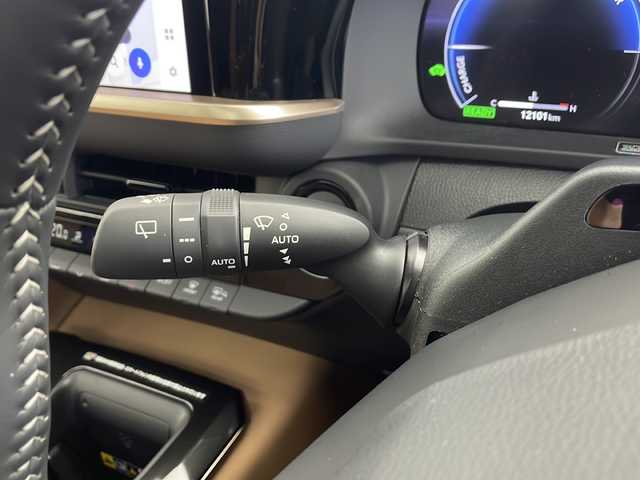 トヨタ クラウン スポーツ Z 愛知県 2023(令5)年 1.3万km プレシャスホワイトパール /禁煙車//ワンオーナー//純正12.3型ナビ//フルセグTV・Bluetooth・USB・AppleCarPlay・AndroidAuto//パノラミックビューモニター//トヨタチームメイト//アドバンスドパーク//パノラマルーフ//デジタルインナーミラー//ヘッドアップディスプレイ(HUD)//パワーバックドア//純正21インチアルミホイール//AC100V電源//ワイヤレス充電//トヨタセーフティセンス//プリクラッシュセーフティ//レーンディパーチャーアラート//ブラインドスポットモニター//プロアクティブドライビングアシスト//リヤクロストラフィックアラート//パーキングサポートブレーキ//ロードサインアシスト//オートマチックハイビーム//リヤカメラディテクション//安心降車アシスト//周辺車両接近時サポート//アダプティブクルーズコントロール(ACC)//クリアランスソナー//LEDヘッドライト//オートライト//レザーシート//前席パワーシート//前席シートベンチレーション&シートヒーター//フロアマット//電子パーキングブレーキ//革巻きステアリング//ステアリングヒーター//スペアキー1本//新車保証書・取扱説明書