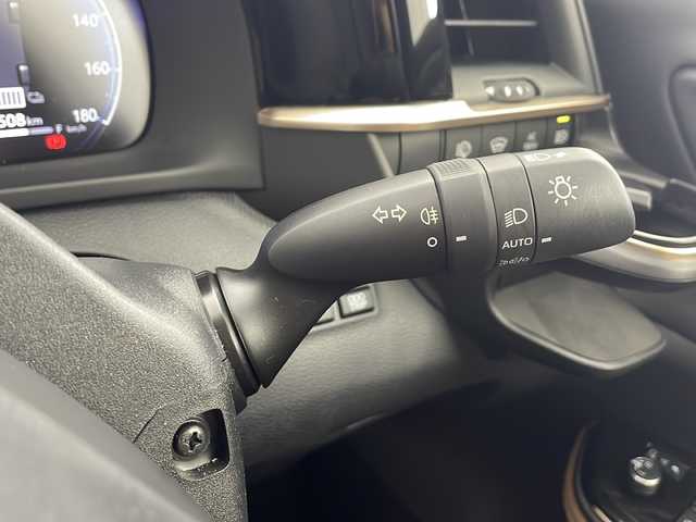 トヨタ クラウン スポーツ Z 愛知県 2023(令5)年 1.3万km プレシャスホワイトパール /禁煙車//ワンオーナー//純正12.3型ナビ//フルセグTV・Bluetooth・USB・AppleCarPlay・AndroidAuto//パノラミックビューモニター//トヨタチームメイト//アドバンスドパーク//パノラマルーフ//デジタルインナーミラー//ヘッドアップディスプレイ(HUD)//パワーバックドア//純正21インチアルミホイール//AC100V電源//ワイヤレス充電//トヨタセーフティセンス//プリクラッシュセーフティ//レーンディパーチャーアラート//ブラインドスポットモニター//プロアクティブドライビングアシスト//リヤクロストラフィックアラート//パーキングサポートブレーキ//ロードサインアシスト//オートマチックハイビーム//リヤカメラディテクション//安心降車アシスト//周辺車両接近時サポート//アダプティブクルーズコントロール(ACC)//クリアランスソナー//LEDヘッドライト//オートライト//レザーシート//前席パワーシート//前席シートベンチレーション&シートヒーター//フロアマット//電子パーキングブレーキ//革巻きステアリング//ステアリングヒーター//スペアキー1本//新車保証書・取扱説明書