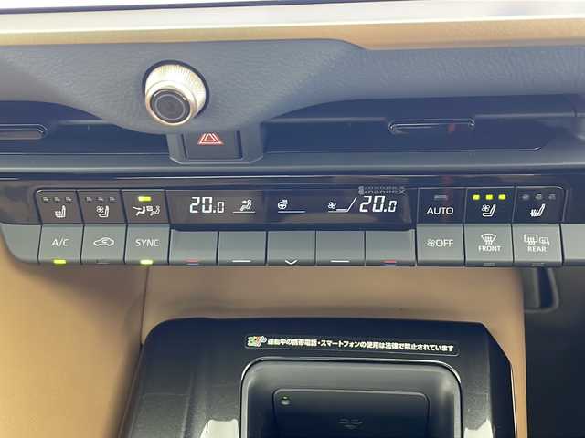 トヨタ クラウン スポーツ Z 愛知県 2023(令5)年 1.3万km プレシャスホワイトパール /禁煙車//ワンオーナー//純正12.3型ナビ//フルセグTV・Bluetooth・USB・AppleCarPlay・AndroidAuto//パノラミックビューモニター//トヨタチームメイト//アドバンスドパーク//パノラマルーフ//デジタルインナーミラー//ヘッドアップディスプレイ(HUD)//パワーバックドア//純正21インチアルミホイール//AC100V電源//ワイヤレス充電//トヨタセーフティセンス//プリクラッシュセーフティ//レーンディパーチャーアラート//ブラインドスポットモニター//プロアクティブドライビングアシスト//リヤクロストラフィックアラート//パーキングサポートブレーキ//ロードサインアシスト//オートマチックハイビーム//リヤカメラディテクション//安心降車アシスト//周辺車両接近時サポート//アダプティブクルーズコントロール(ACC)//クリアランスソナー//LEDヘッドライト//オートライト//レザーシート//前席パワーシート//前席シートベンチレーション&シートヒーター//フロアマット//電子パーキングブレーキ//革巻きステアリング//ステアリングヒーター//スペアキー1本//新車保証書・取扱説明書