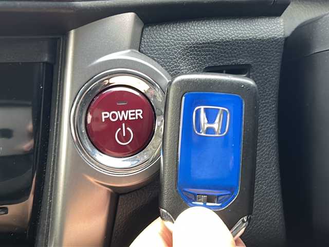 ホンダ グレイス ハイブリッド LX 鳥取県 2015(平27)年 4.2万km ティンテッドシルバーM スマートキーx2個/シティブレーキサポート/オートフェンダーポール/ドライブレコーダー/GPSレーダー/メーカーインターナビ/フルセグ・Bluetooth/HDMI/USB/バックカメラ/TVキャンセラー/前席シートヒーター/オートエアコン/オートライト/LEDヘッドライト/リアスポイラー/ビルトインETC/保証書・取説