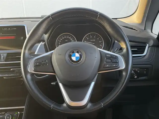 ＢＭＷ ２１８ｉ グランツアラー ラグジュアリー 東京都 2017(平29)年 4.2万km アルピンホワイトⅢ インテリジェントセーフティ/クルーズコントロール/シートヒーター/トラクションコントロール/前後ドライブレコーダー/走行モード切り替え/電動トランクゲート/ウッドインテリアパネル/フルレザー内装/純正ナビ/純正オーディオ/電動格納式ドアミラー/Bluetooth接続/レーンキープアシスト/パワーシート(メモリー付き)/純正17インチアルミホイール/ラグジュアリーエンブレム/歩行者警告機能/衝突被害軽減ブレーキ